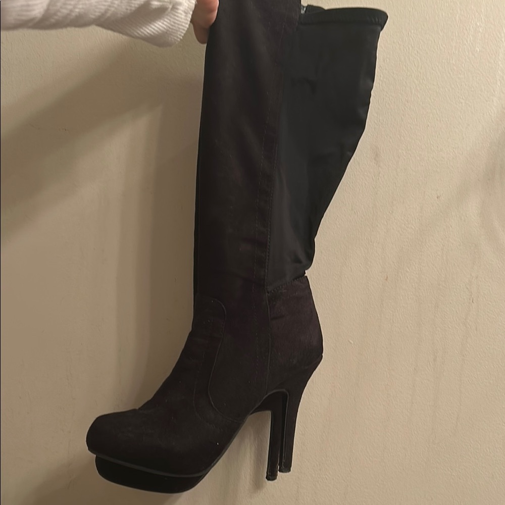Elegant Black Knee-High Women's Boots